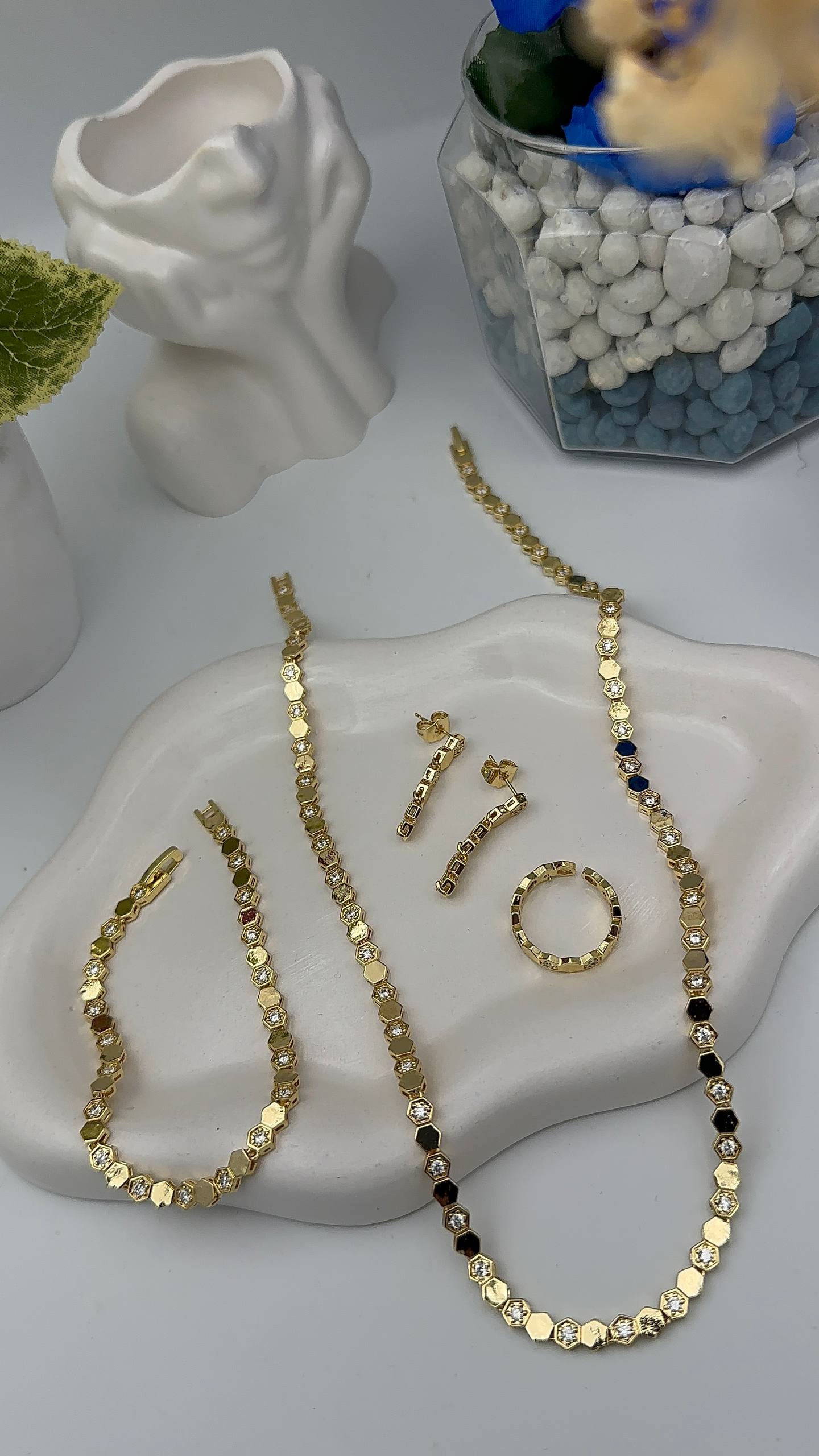 Parure luxury 4 pieces   💥💥عرض خاص عند طلب قطعتين التوصيل مجاني حتى لباب الدار